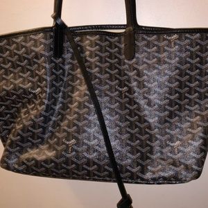 pre-own see pictures/ come with inside purse